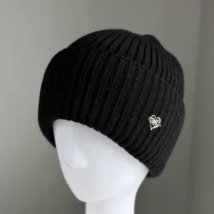 Шапка жіноча на флісі чорна